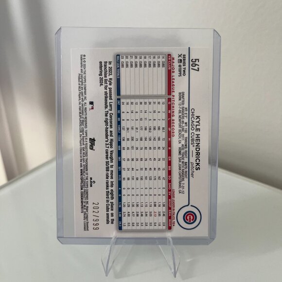 2024 Topps Series 2 - Kyle Hendricks Blue Foil 202/999 #567 - Picture 2 of 2